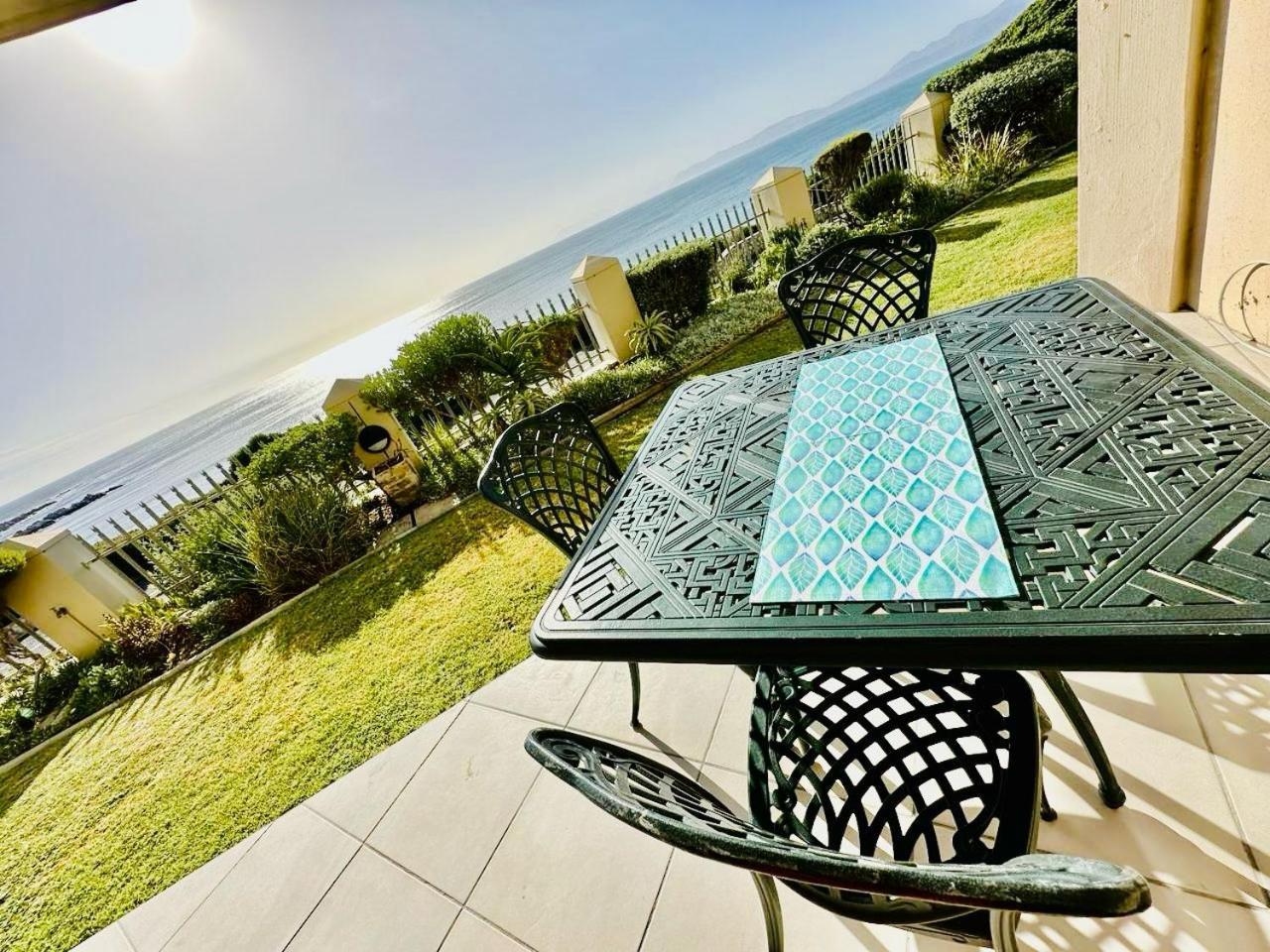 The View At Whale Cove De Kelders Apartment ภายนอก รูปภาพ